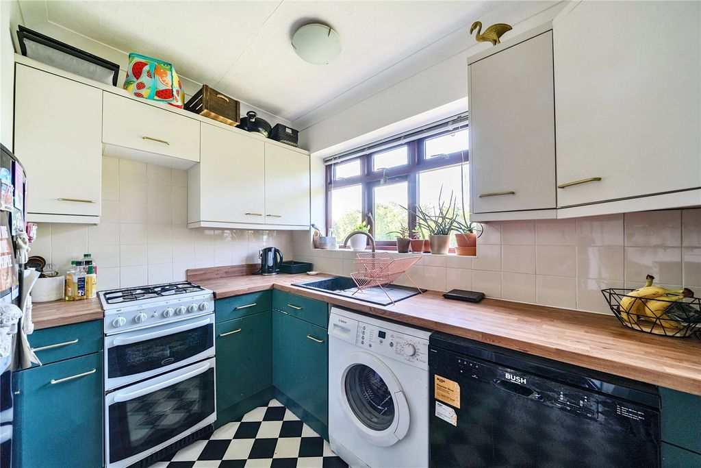 Property photo 3 of 17 Picture No. 18