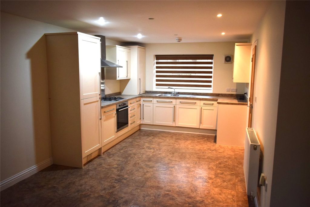Property photo 2 of 12 Picture No. 13