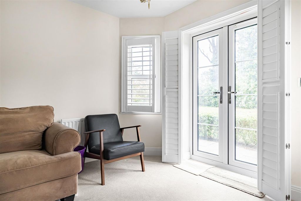 Additional image 7 of 2 bed flat for saleShoppenhangers Road, Maidenhead SL6