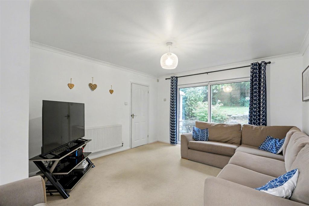 Property photo 2 of 29 Lounge_2.Jpeg