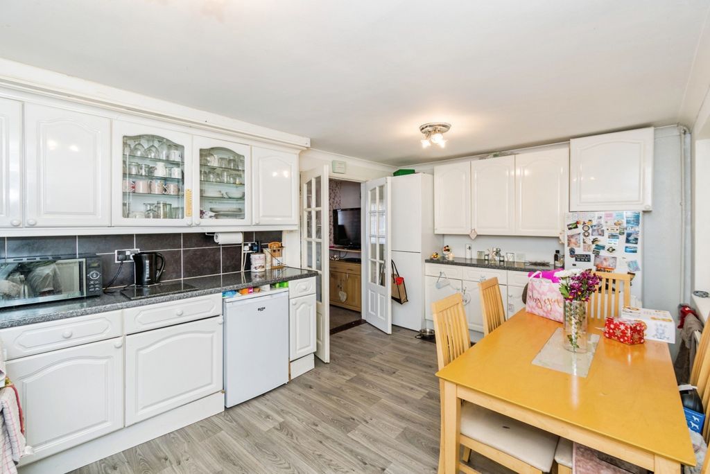 Property photo 3 of 14 Pbox-Img.Jpg