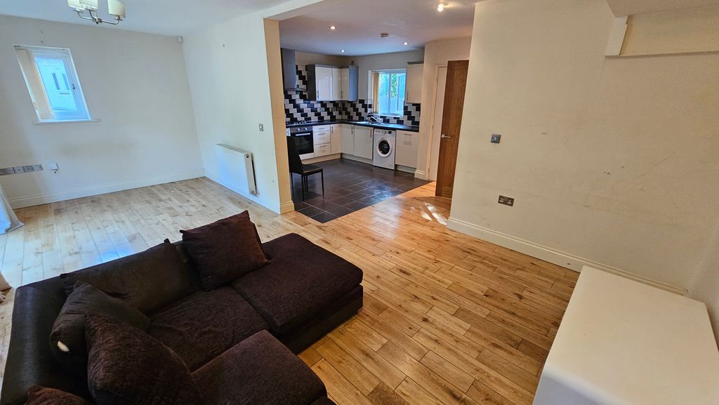 Property photo 3 of 36