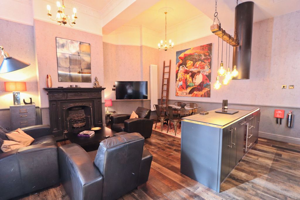 Property photo 1 of 27