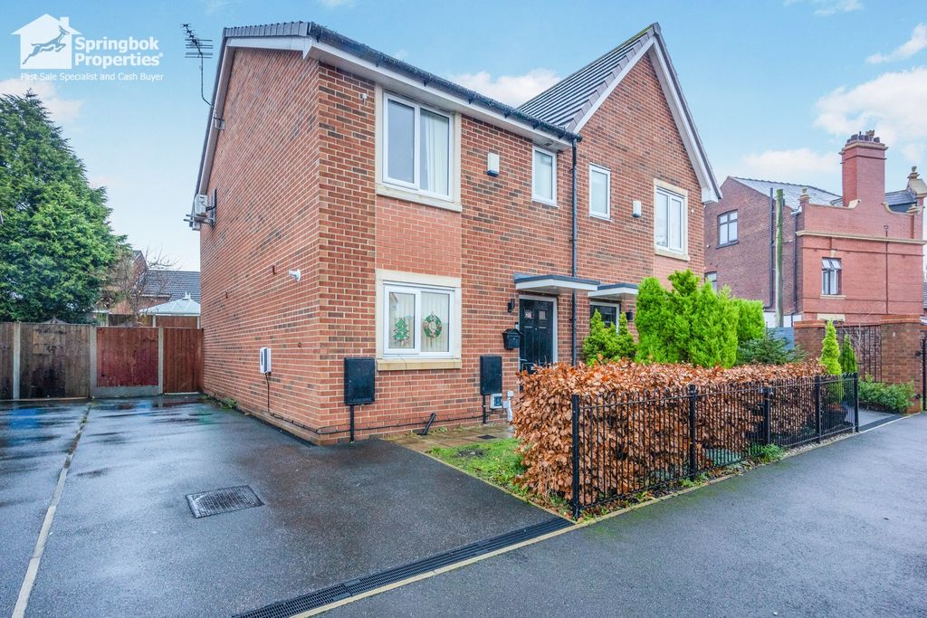 Property photo 1 of 16 Front View