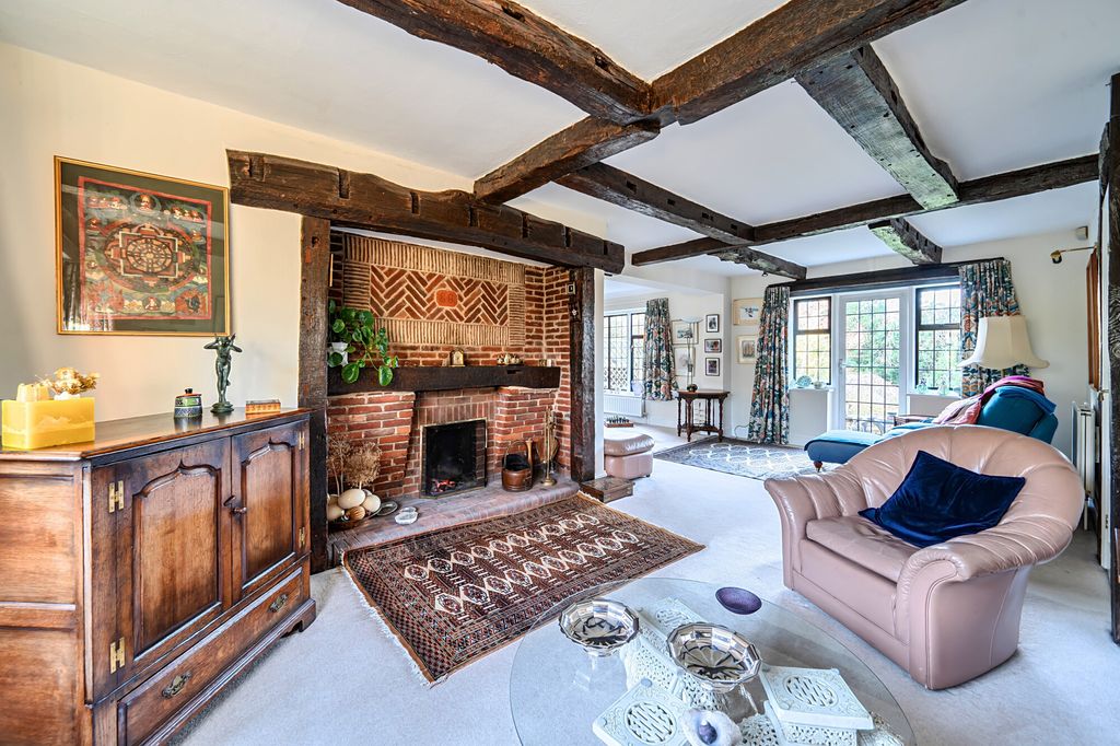 Property photo 2 of 13