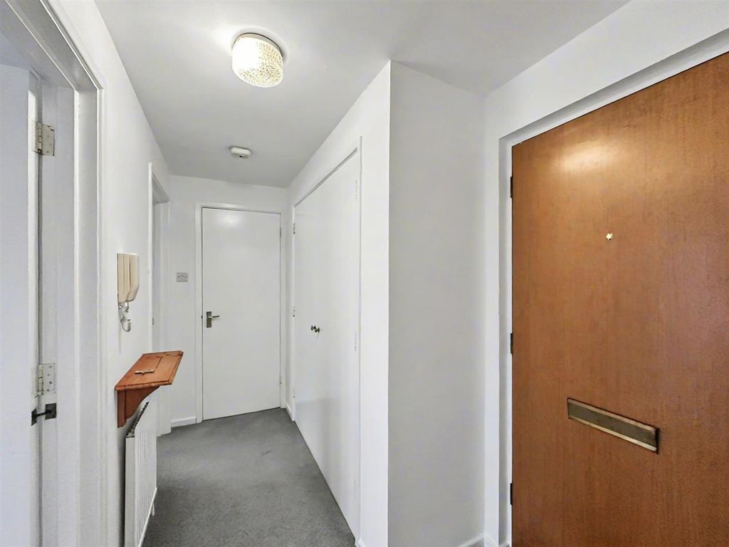 Property photo 2 of 13 25 Windsor Court (9).Jpeg