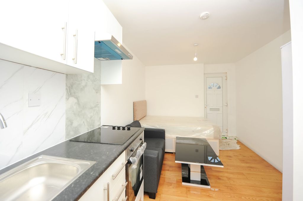 Property photo 1 of 3