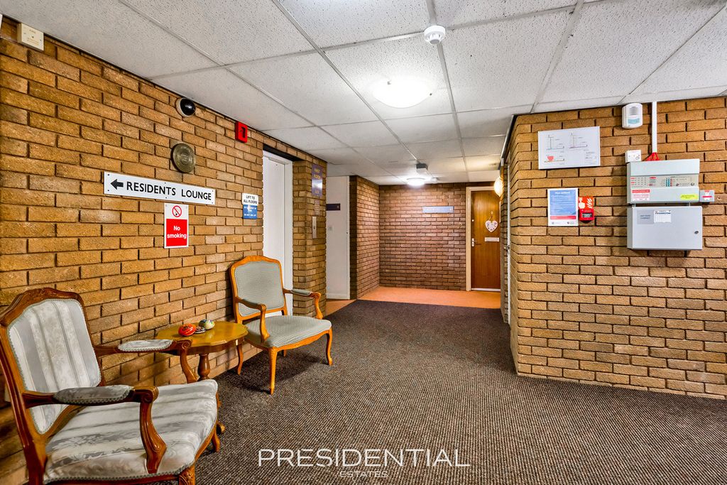 Property photo 2 of 31