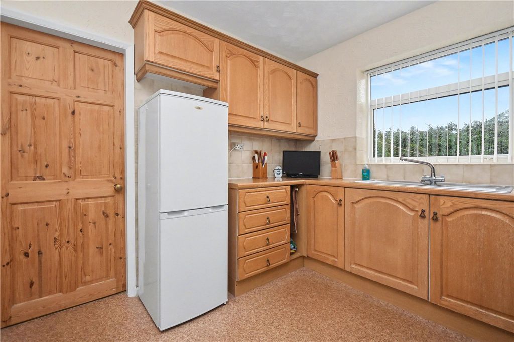 Property photo 3 of 18 Picture No. 10