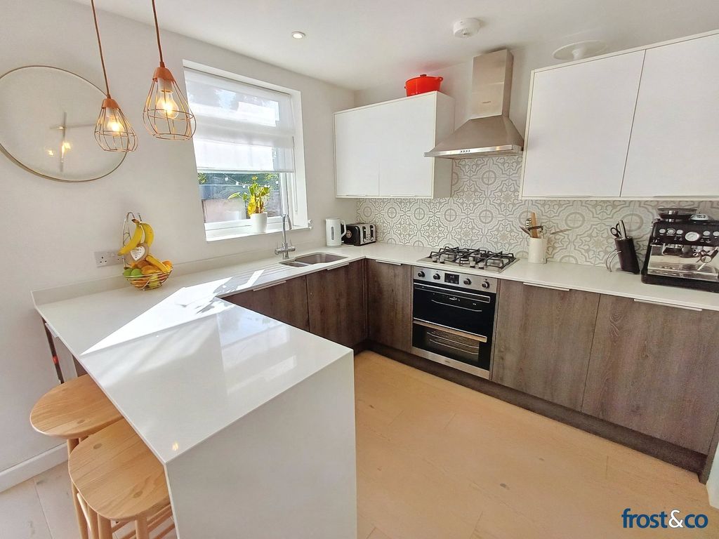 Property photo 2 of 14 Kitchen