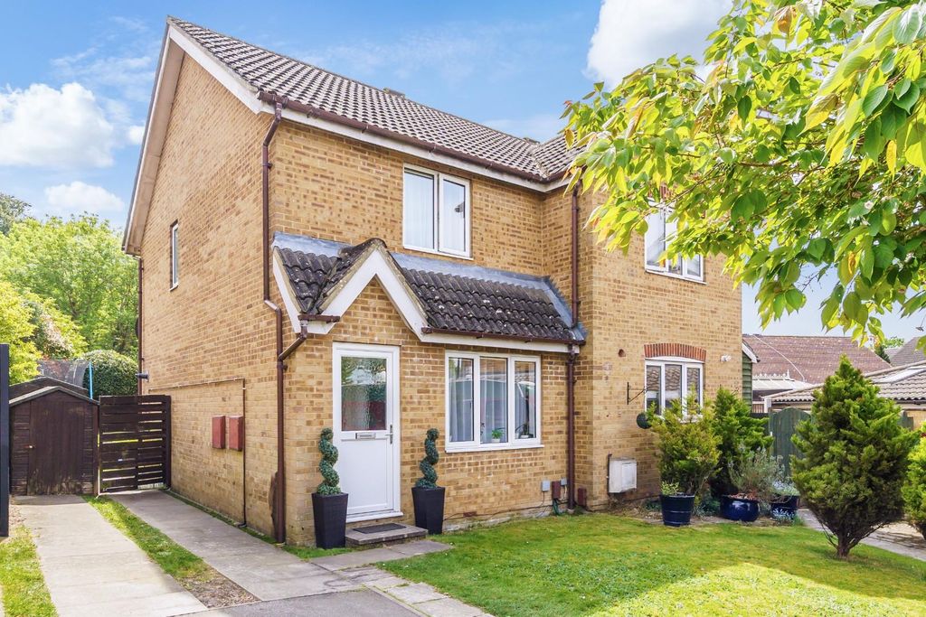 Property photo 1 of 12 Whitegate Way