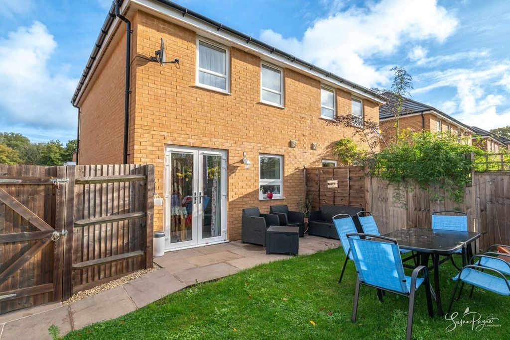 Property photo 2 of 19 Garden