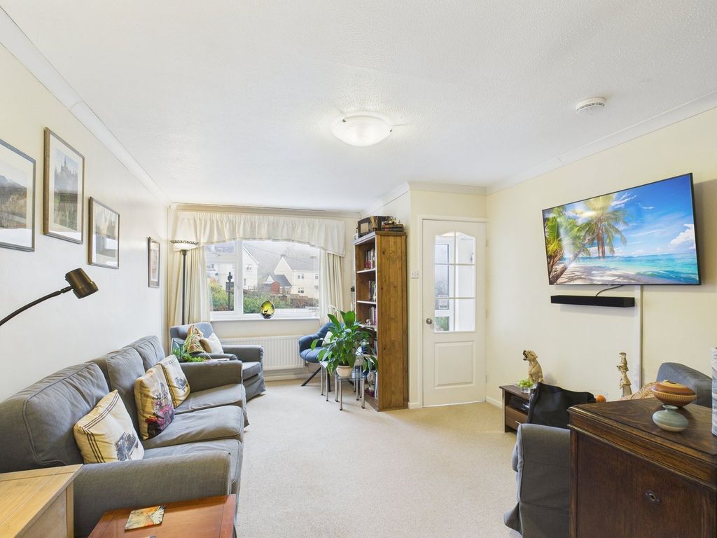 Property photo 2 of 25