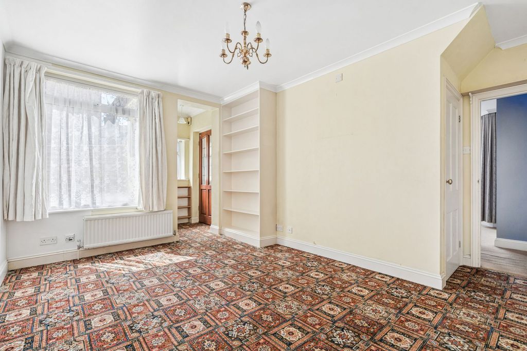Property photo 2 of 16