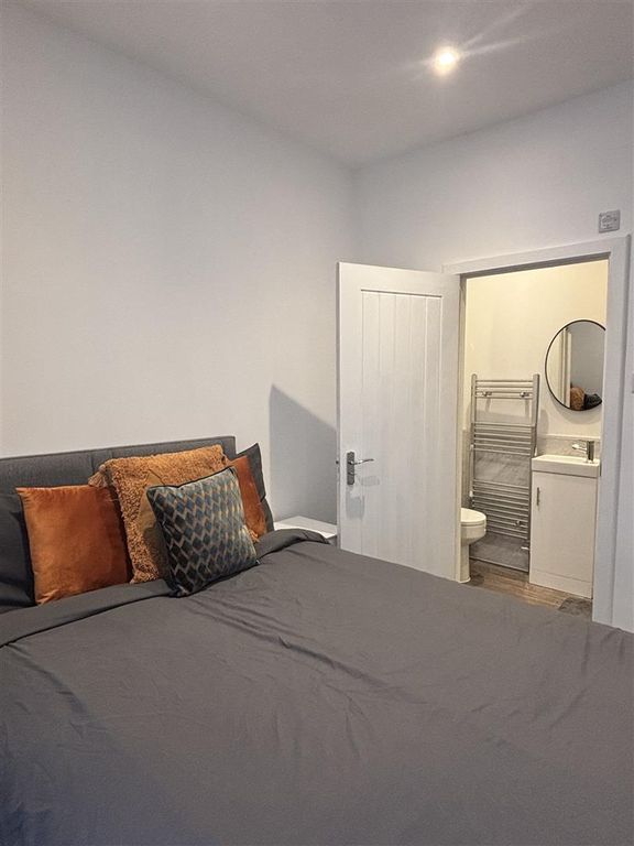 Property photo 1 of 8 20 Albany 1.Jpg