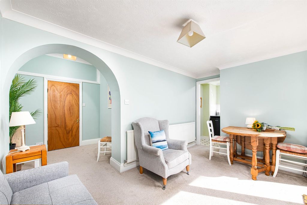 Property photo 1 of 15 Sitting_4.Jpg