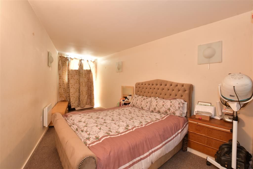 Property photo 2 of 7 Bedroom