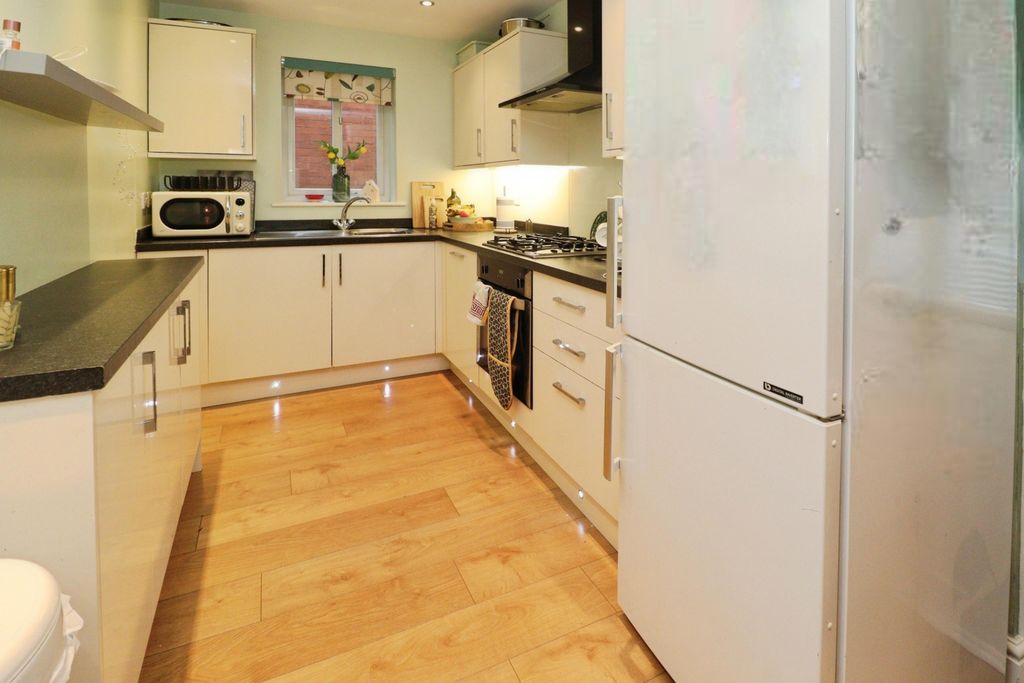 Property photo 3 of 20