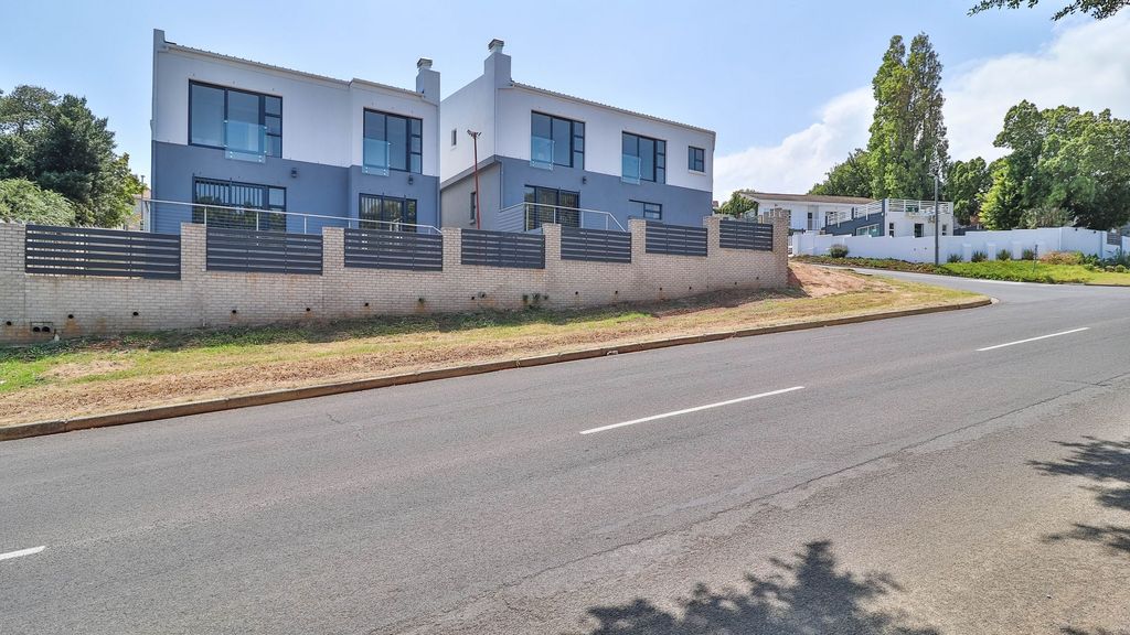 Property photo 1 of 44
