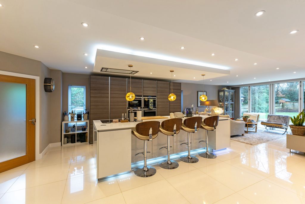 Property photo 3 of 22