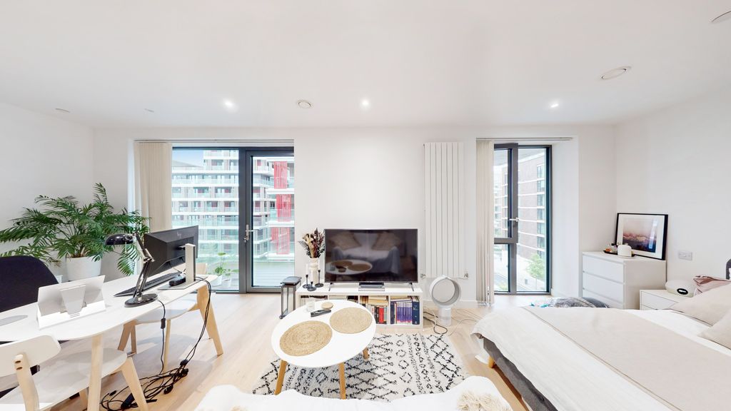 Property photo 1 of 23