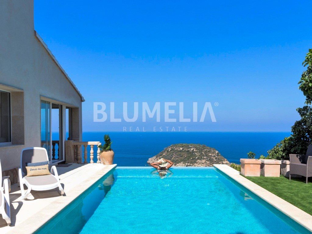 Property photo 1 of 60 Mediterranean Villa With Frontal Sea Views For Sale In Jávea