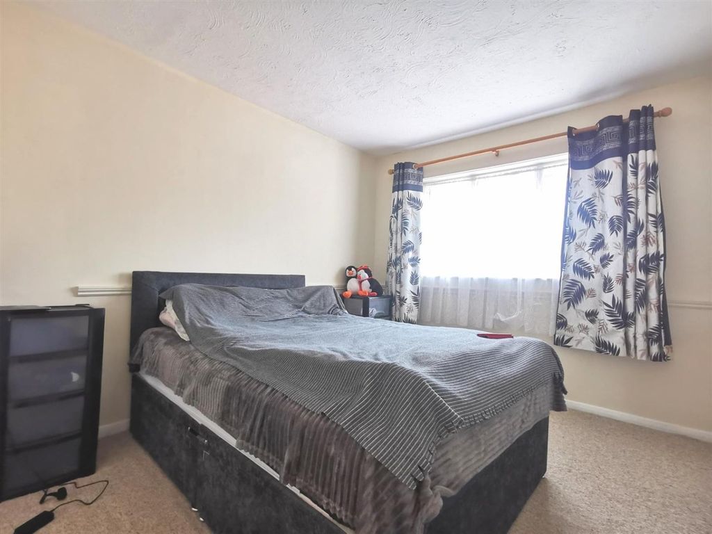 Property photo 3 of 5 5142103