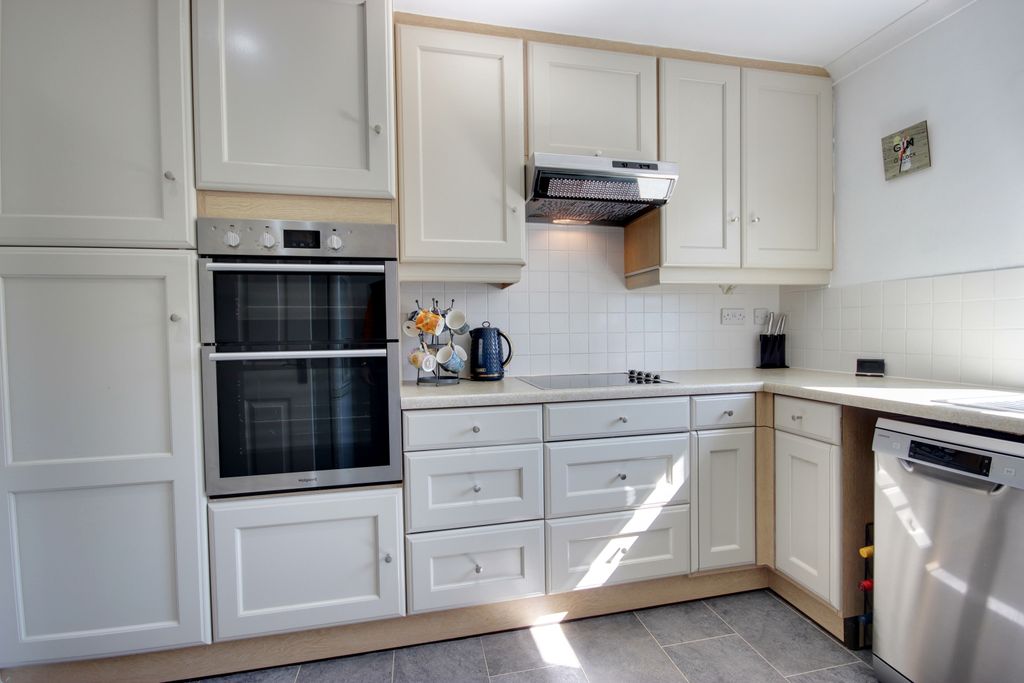 Property photo 3 of 18 1 Kit A