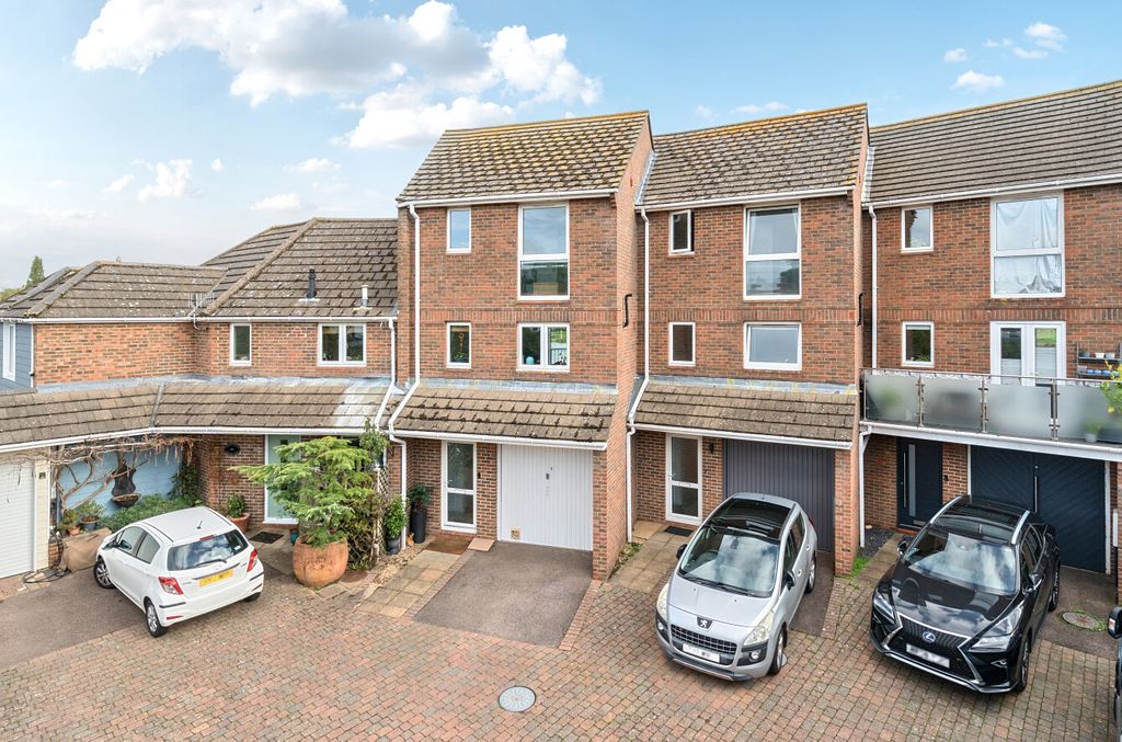 Property photo 1 of 15 1363001-1-68E5018...