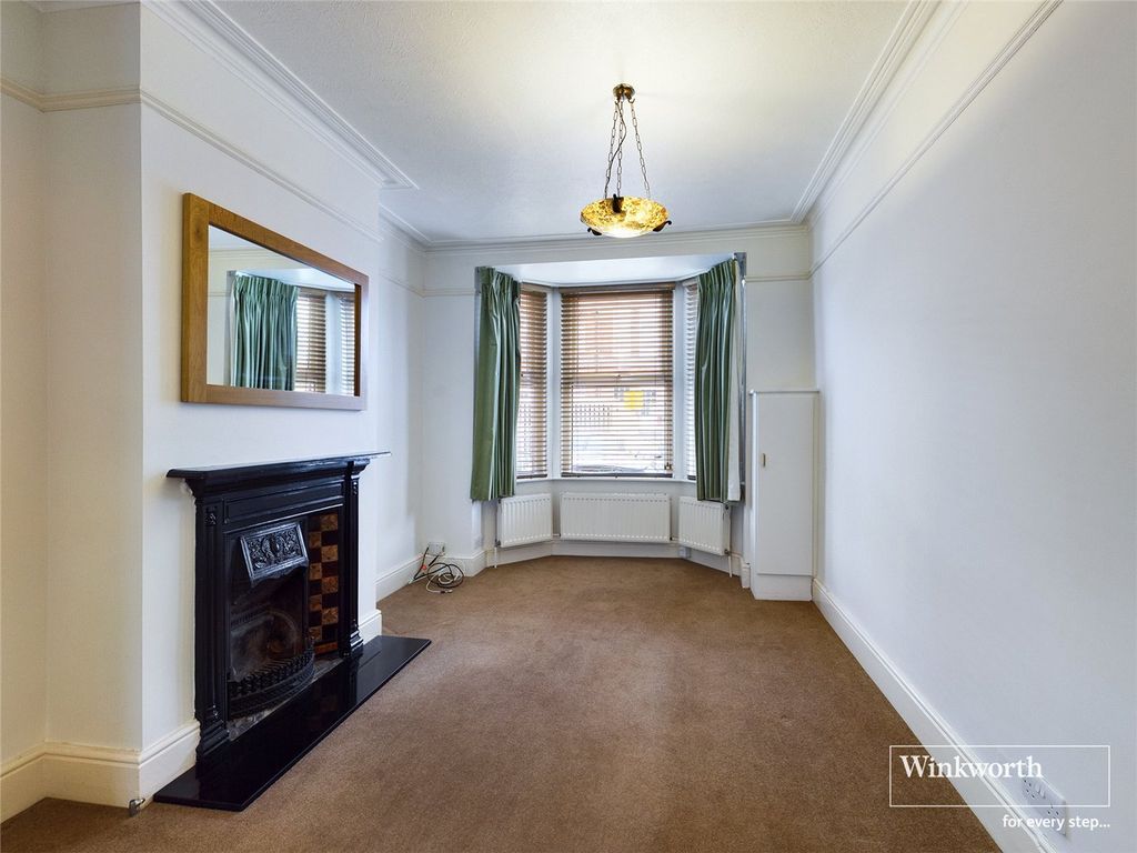 Property photo 3 of 11 Picture No. 30