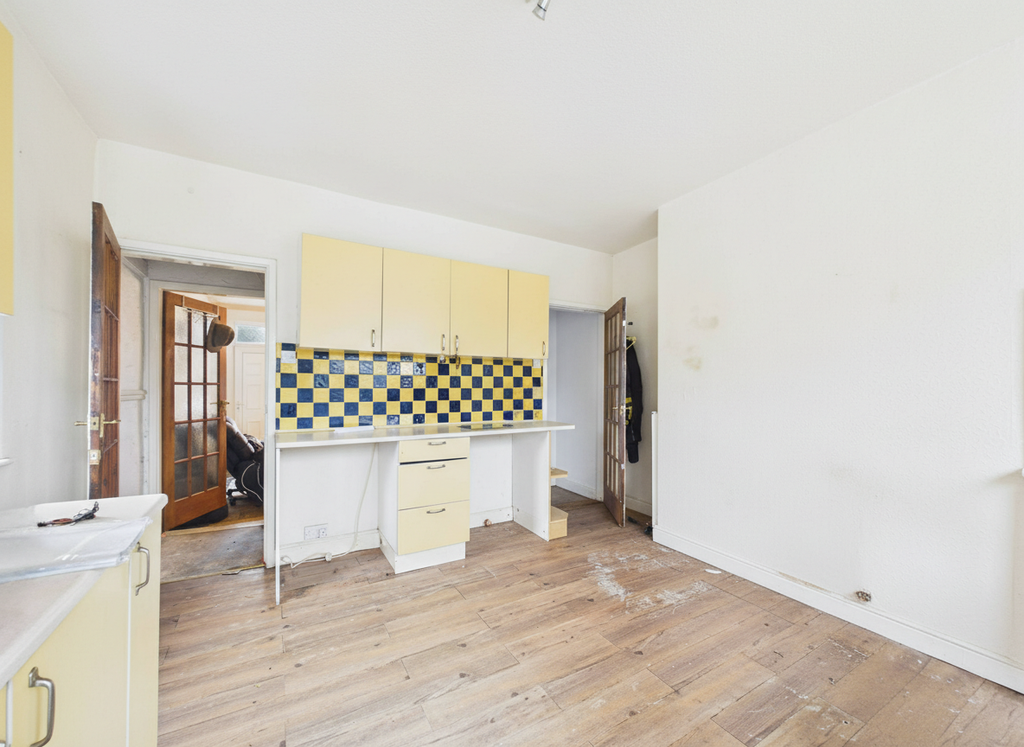 Property photo 3 of 15 Kitchen