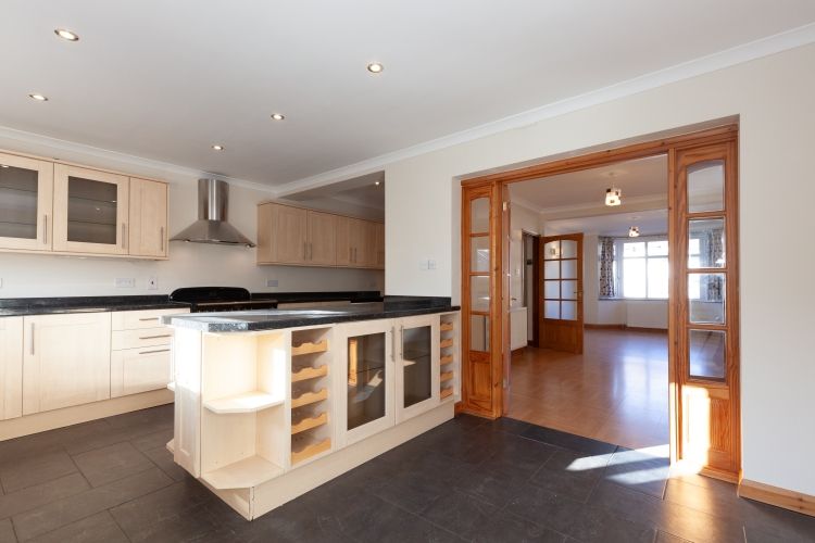 Property photo 1 of 9 243755