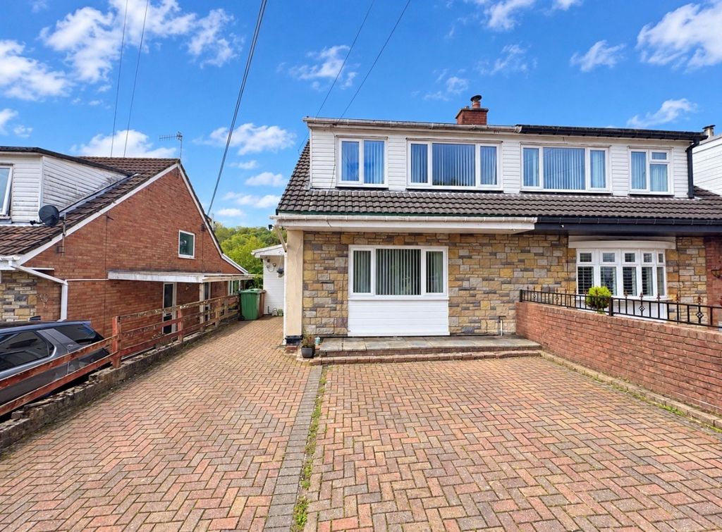 Property photo 1 of 28