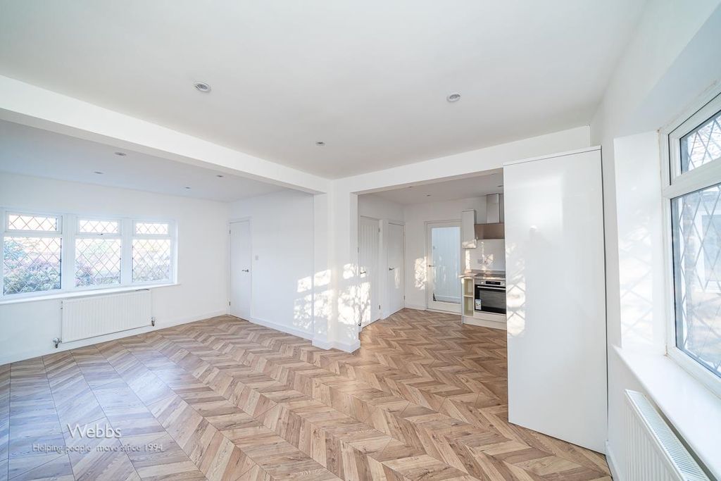Property photo 3 of 17 Â© Webbs Estate Agents Â© (18 Of 28).Jpg