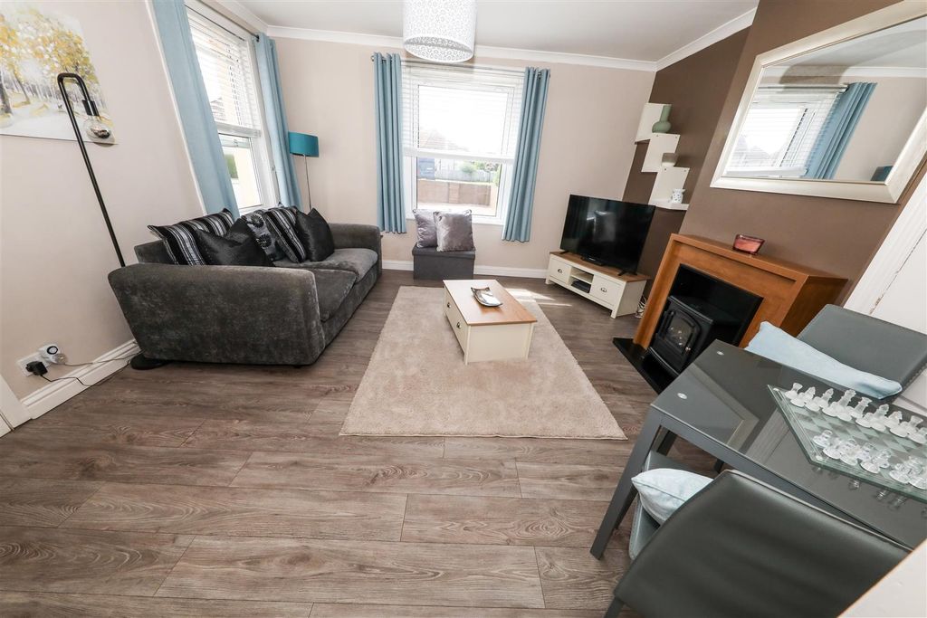 Property photo 3 of 21 C