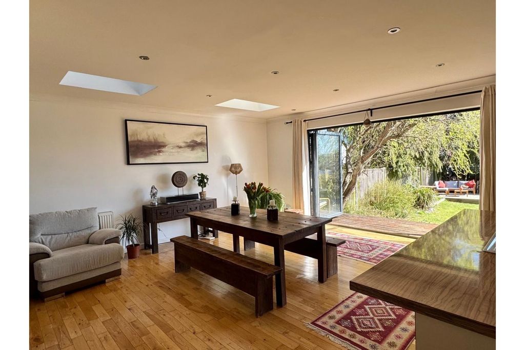 Property photo 3 of 24