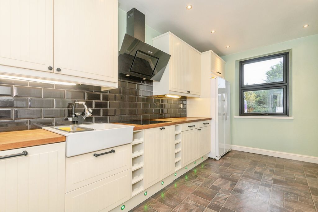 Property photo 2 of 20 Jlp-7