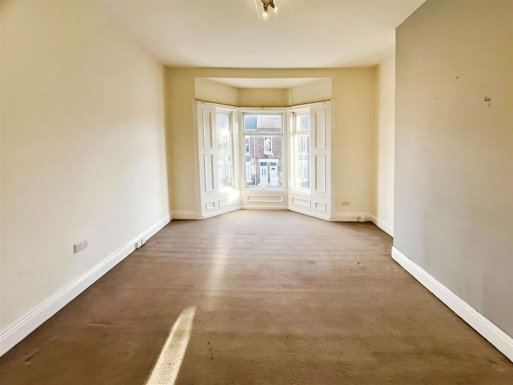 Property photo 2 of 9 92746Ca2-4678Aafa-3Ea5-40A5-A35A-B46E5Cef1Db0.Jpeg