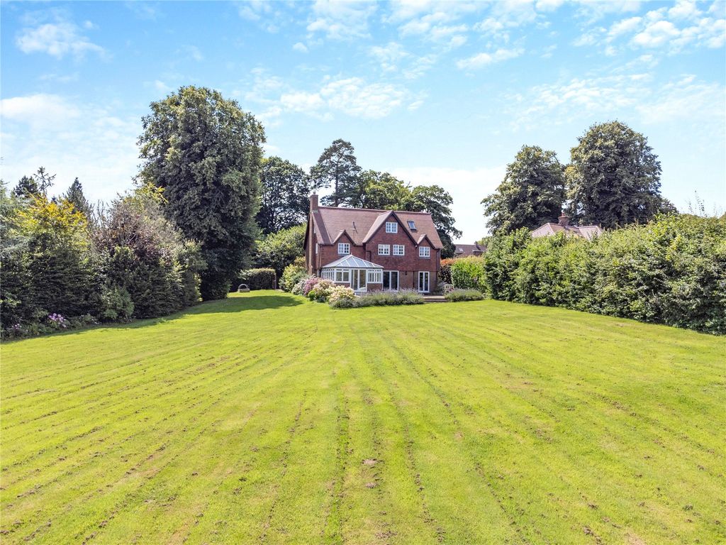 Property photo 2 of 19 Parkview