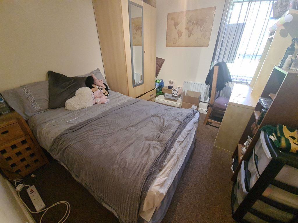 Property photo 2 of 18 Cozy Furnished Double Bedroom With A Comfy Double ...