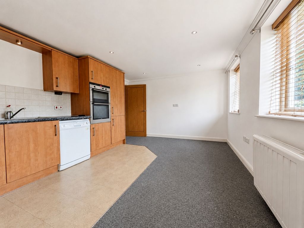 Property photo 3 of 8 3