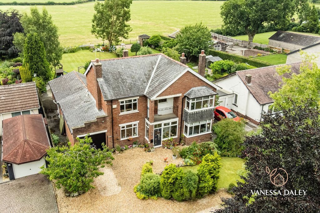 Property photo 1 of 50