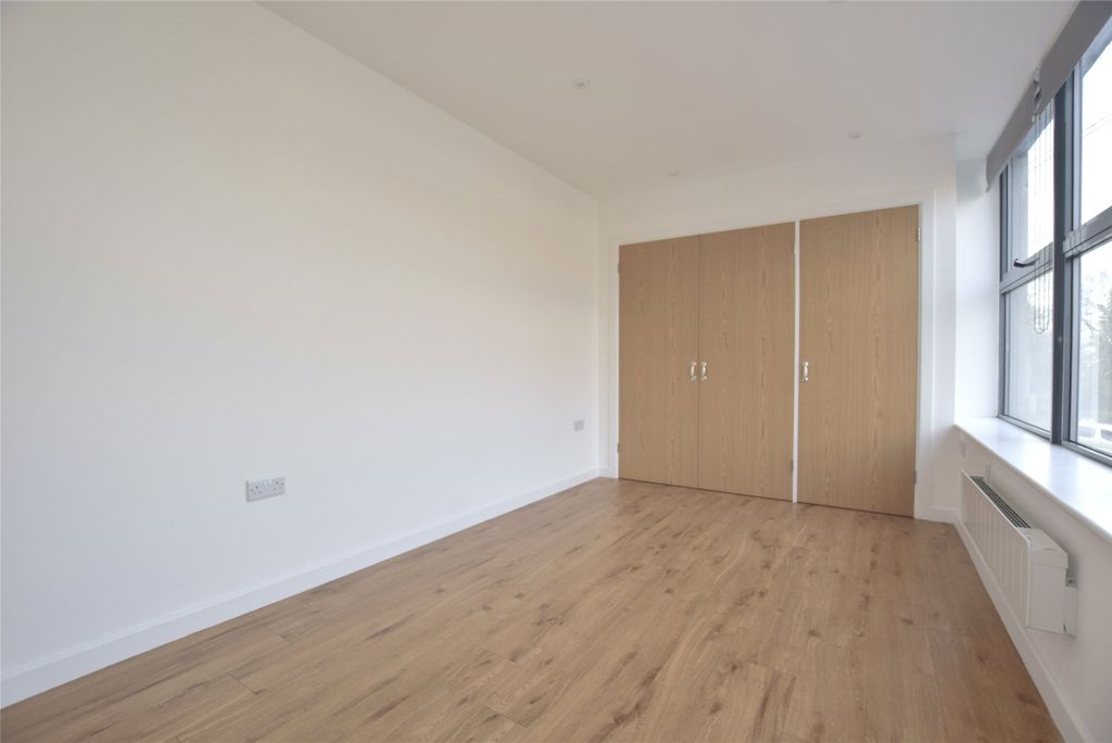 Property photo 2 of 9 Bedroom