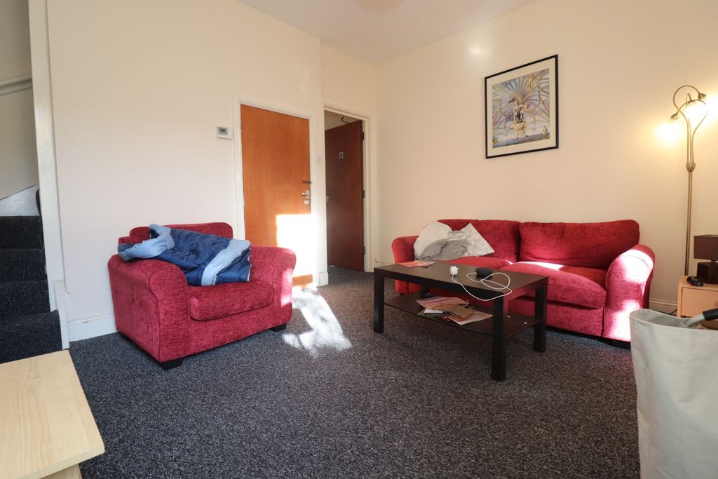 Property photo 2 of 6