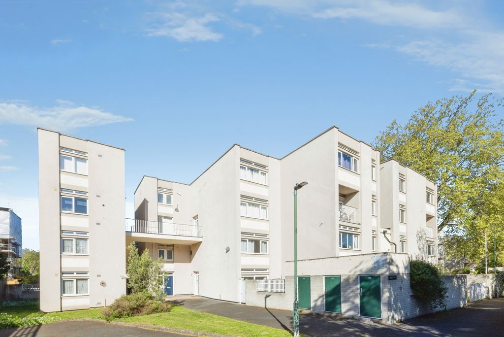 Property photo 2 of 16 Pbox-Img.Jpg