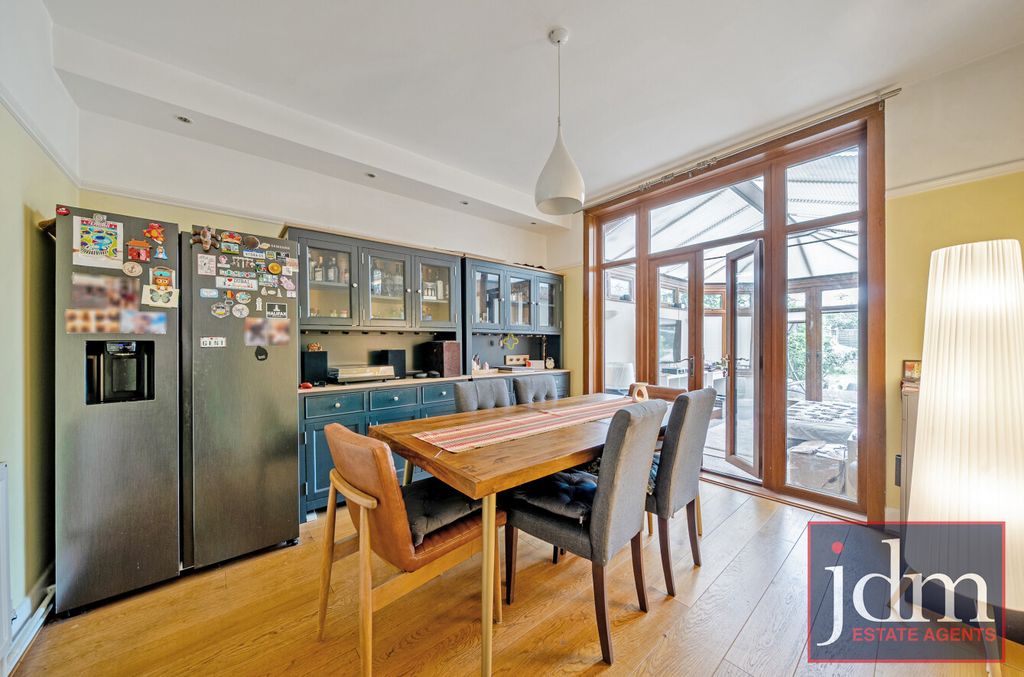 Property photo 3 of 9 Efac76F4-E758-4Cb...
