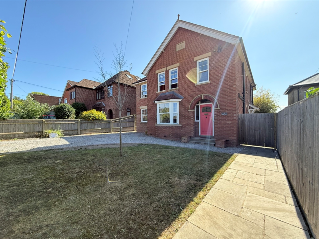 Property photo 1 of 21 External