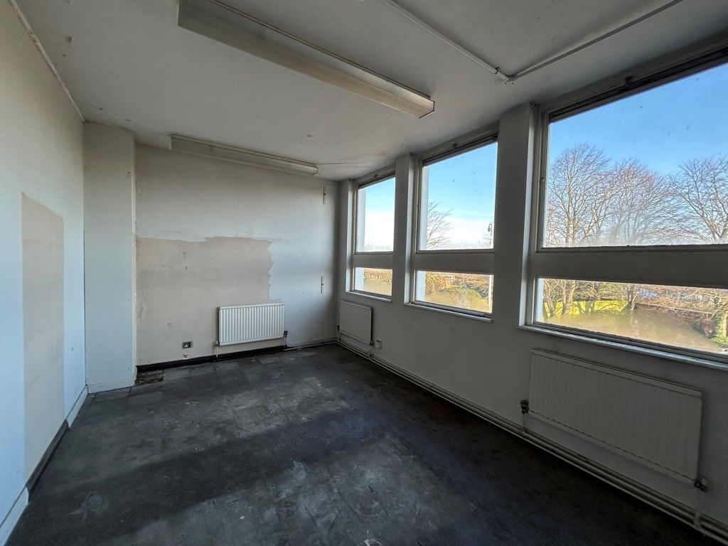 Property photo 3 of 5 Photo 2