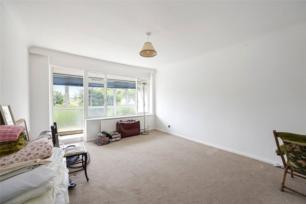 Property photo 3 of 22 Picture No. 02