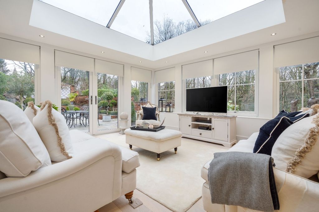 Property photo 2 of 27 Picture No. 49